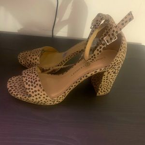 Chinese Laundry sandals size 8.5 USED